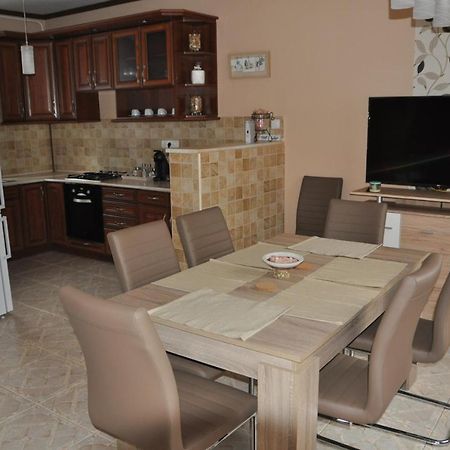 Gyorszem Apartman Buitenkant foto